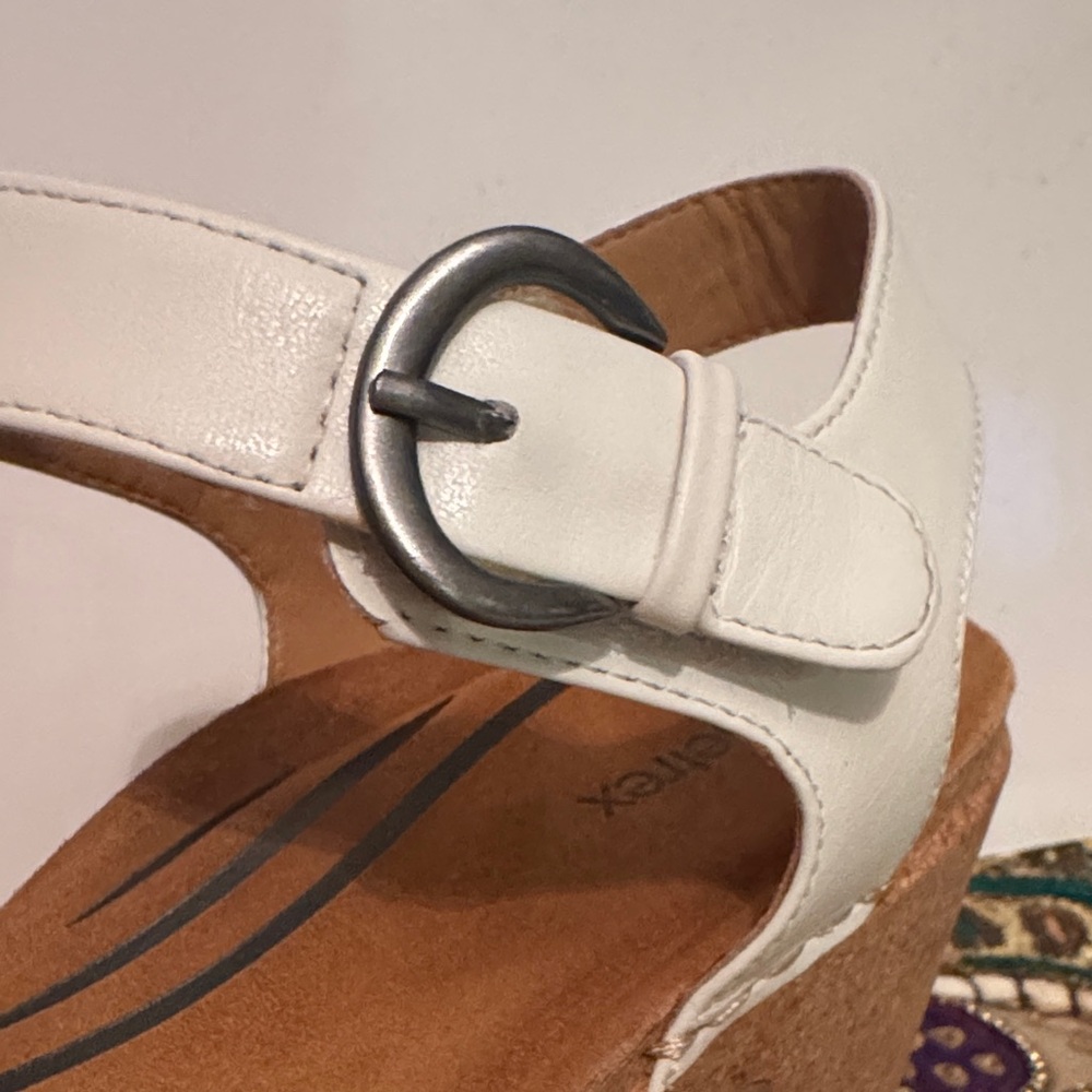 Aetrex White Platform Sandals Size 10US/ 41 - Picture 8 of 15